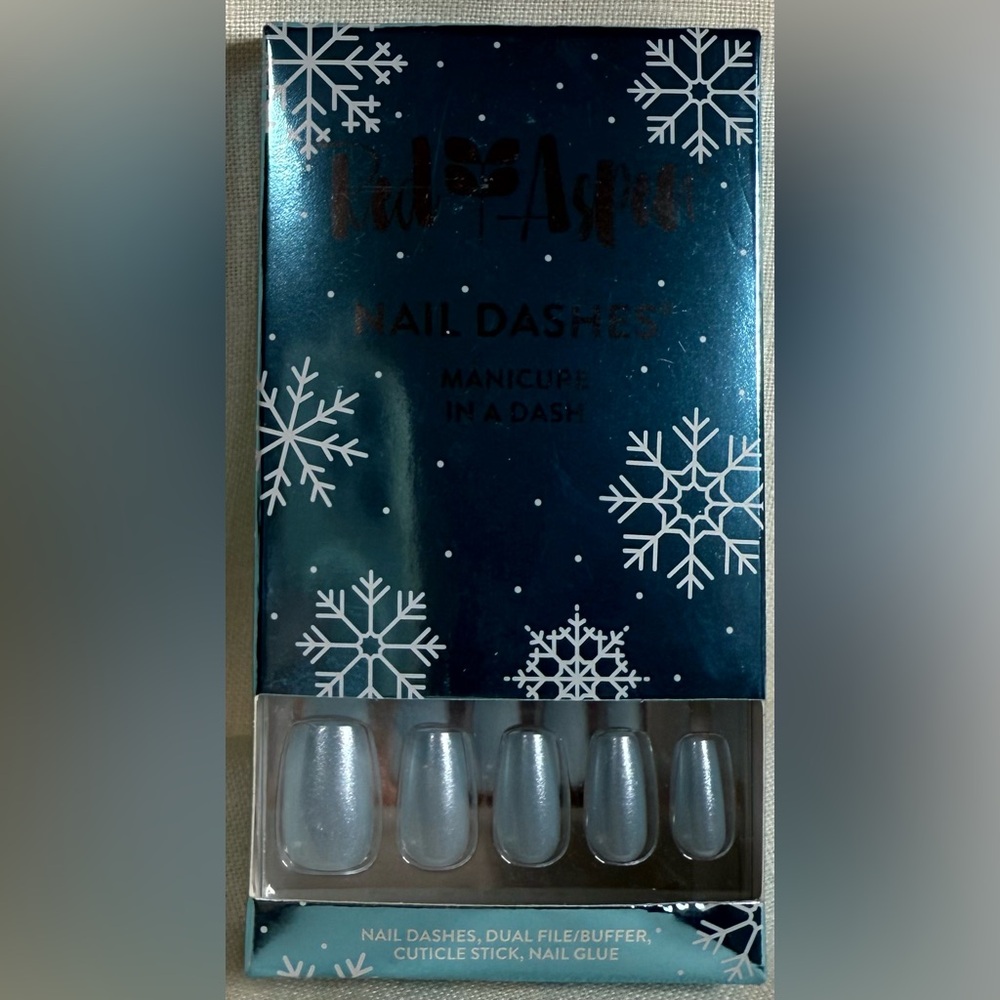 Red Aspen Nail Dashes-LET IT SNOW, LYLA